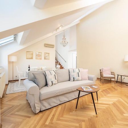 Penthouse Staatsoper Apartment Wina Bagian luar foto