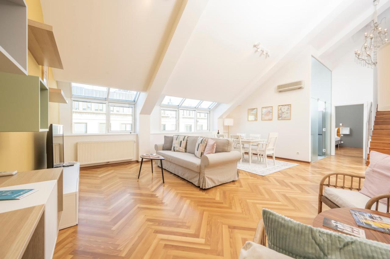 Penthouse Staatsoper Apartment Wina Bagian luar foto