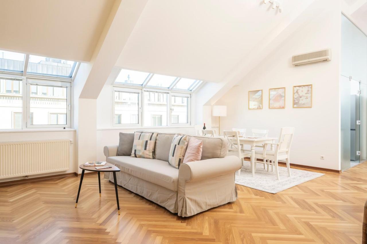 Penthouse Staatsoper Apartment Wina Bagian luar foto