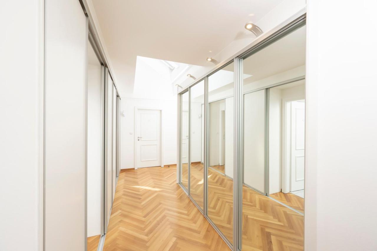 Penthouse Staatsoper Apartment Wina Bagian luar foto