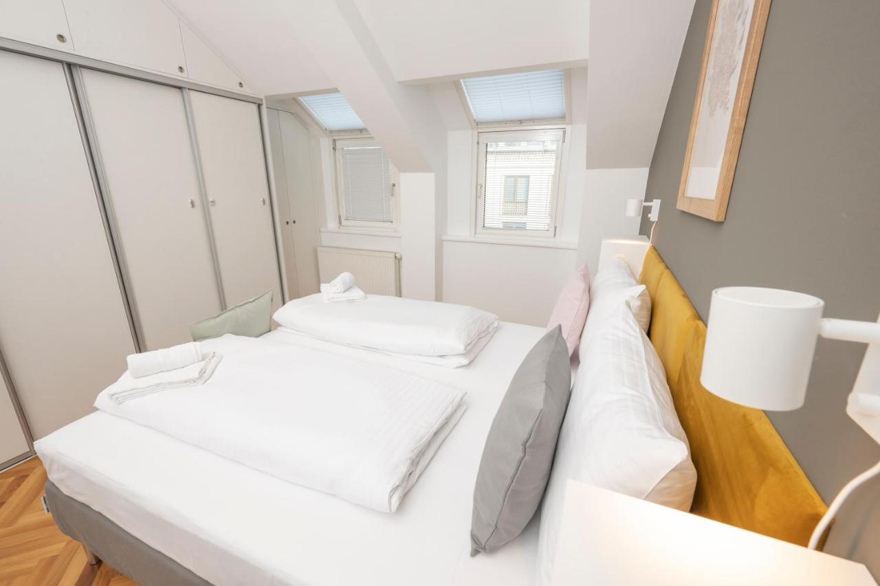 Penthouse Staatsoper Apartment Wina Bagian luar foto