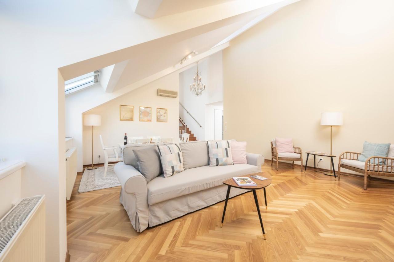 Penthouse Staatsoper Apartment Wina Bagian luar foto
