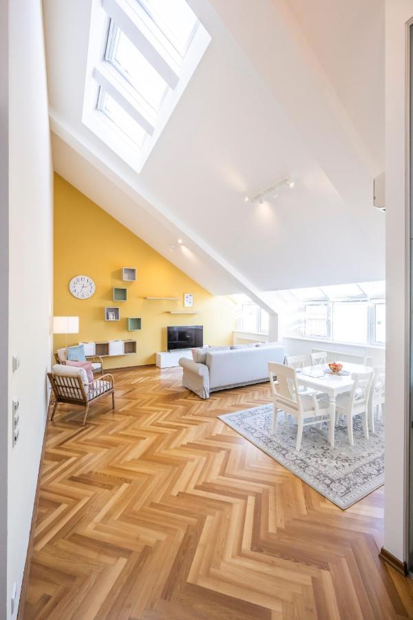 Penthouse Staatsoper Apartment Wina Bagian luar foto