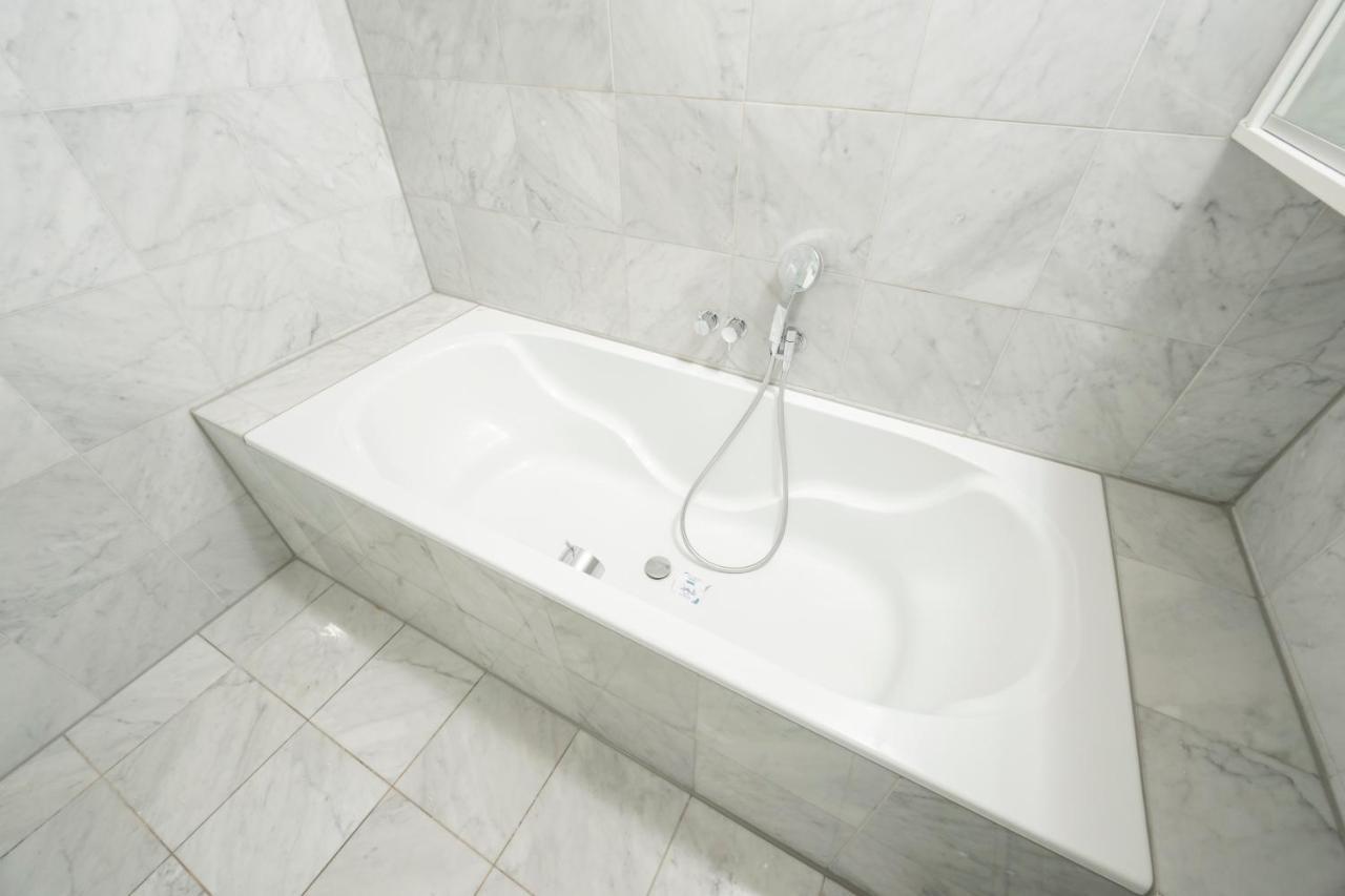 Penthouse Staatsoper Apartment Wina Bagian luar foto