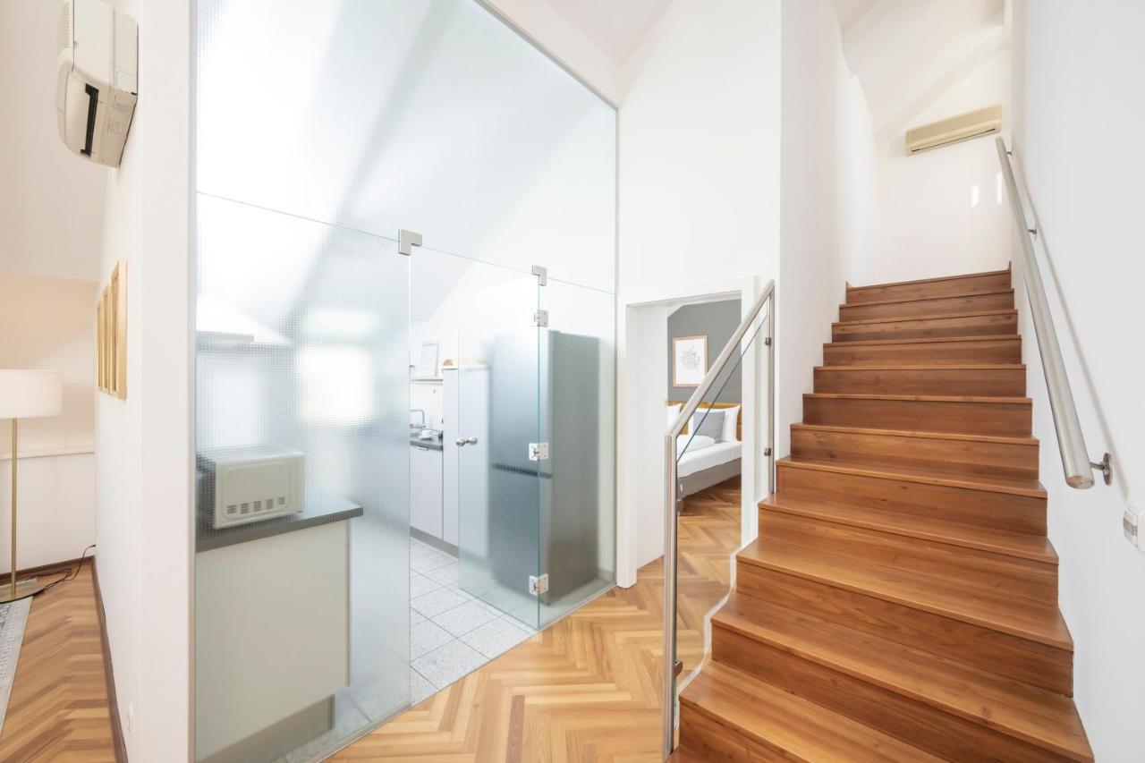 Penthouse Staatsoper Apartment Wina Bagian luar foto