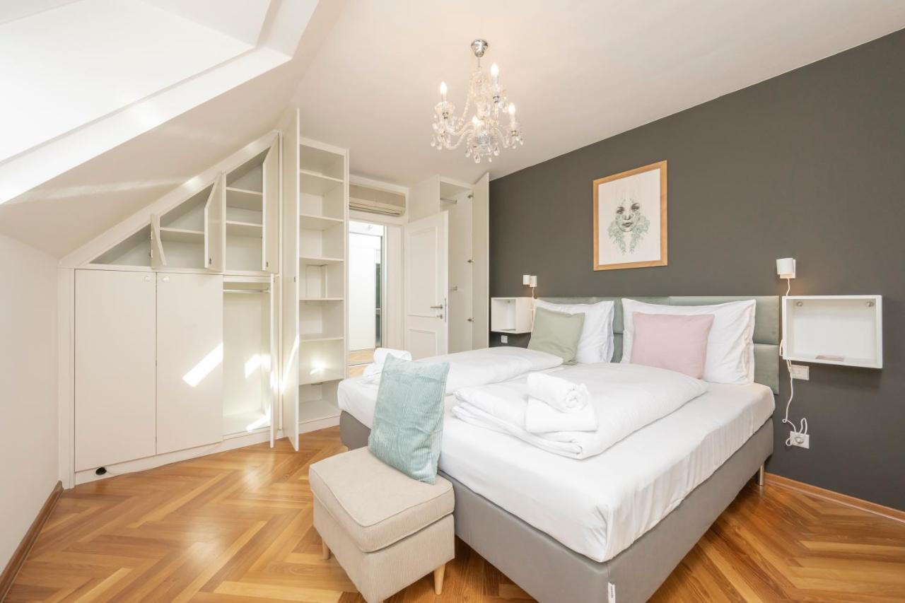 Penthouse Staatsoper Apartment Wina Bagian luar foto
