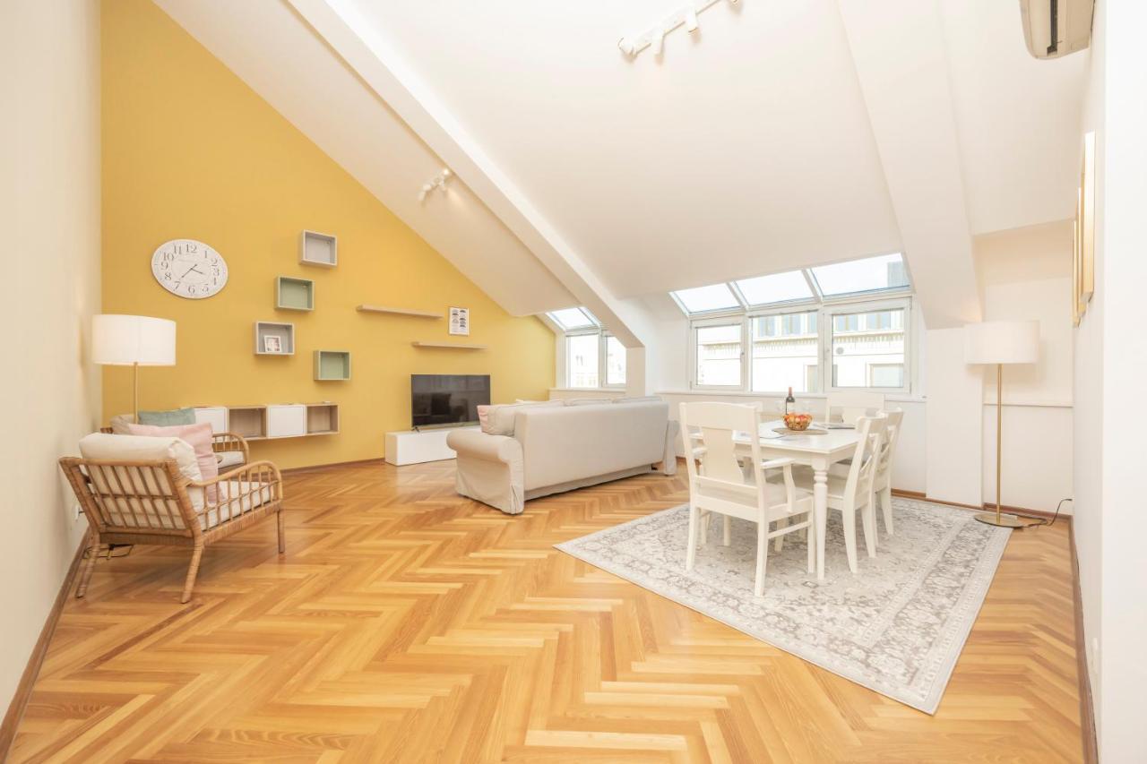 Penthouse Staatsoper Apartment Wina Bagian luar foto