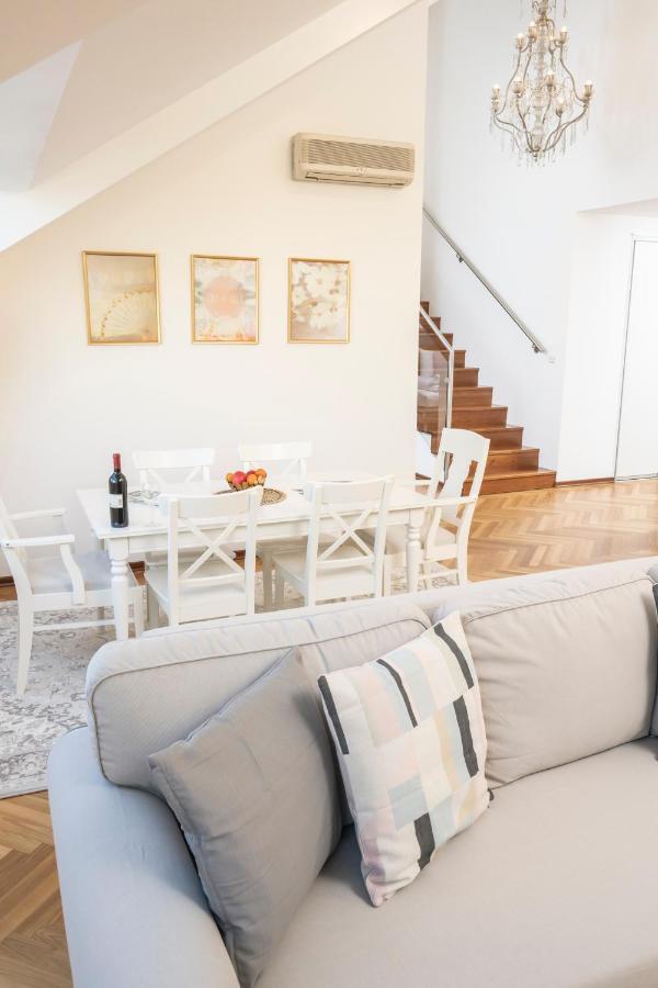 Penthouse Staatsoper Apartment Wina Bagian luar foto