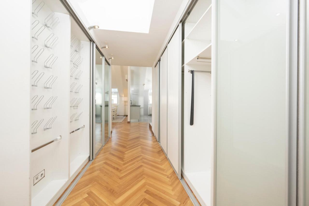 Penthouse Staatsoper Apartment Wina Bagian luar foto