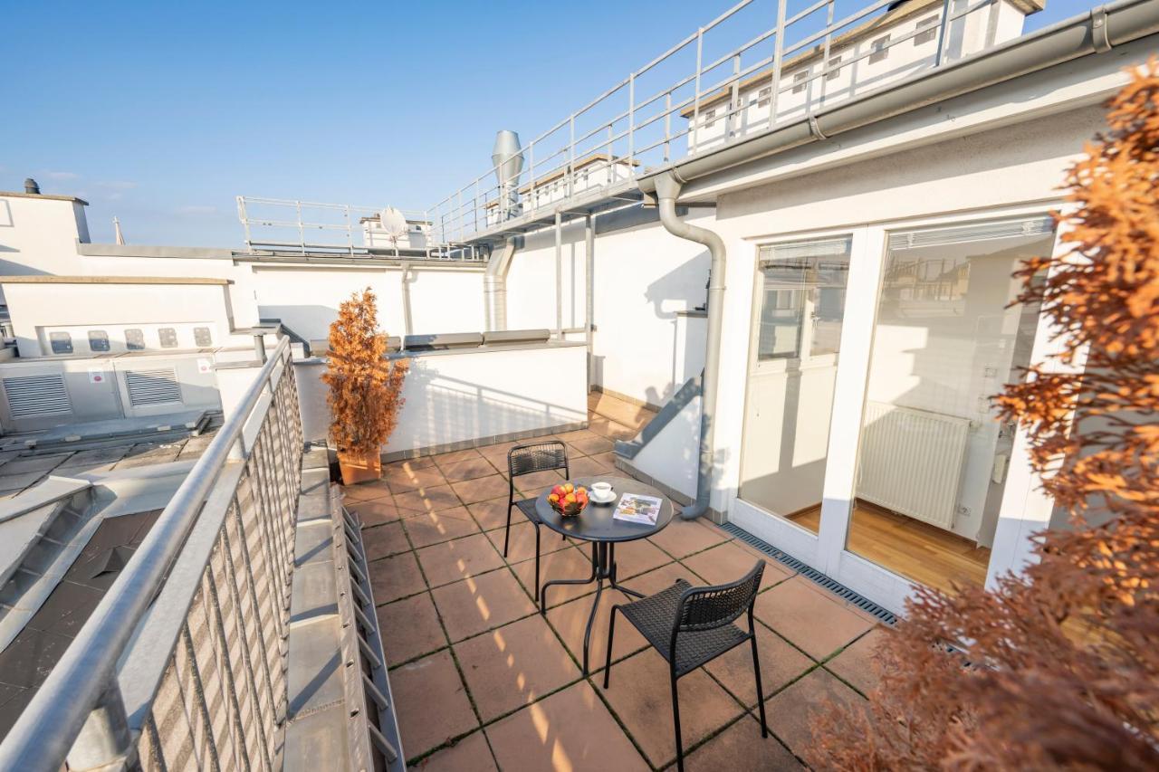 Penthouse Staatsoper Apartment Wina Bagian luar foto